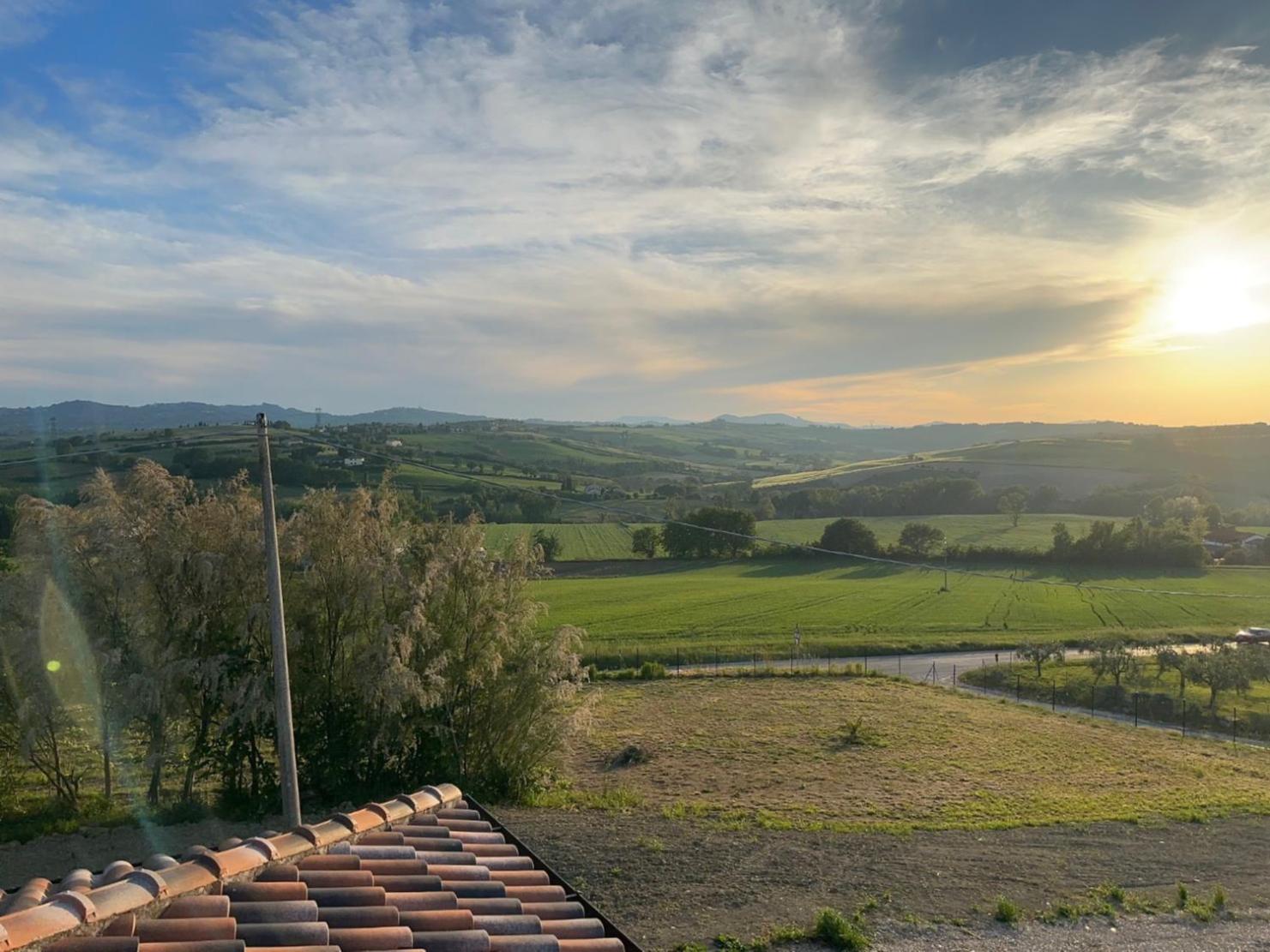 Bed and Breakfast La Sosta Di Guido A Tavullia Exterior foto